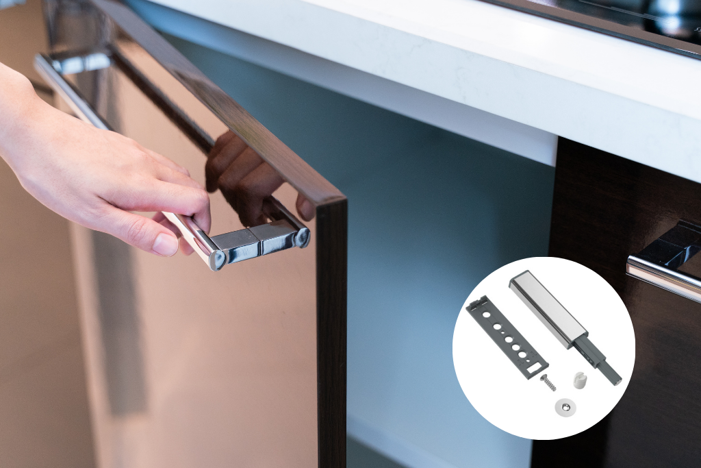 Jak działają zatrzaski push to open?