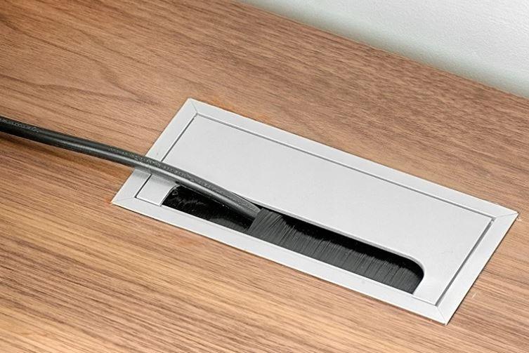 Jak zamontować przepusty kablowe?