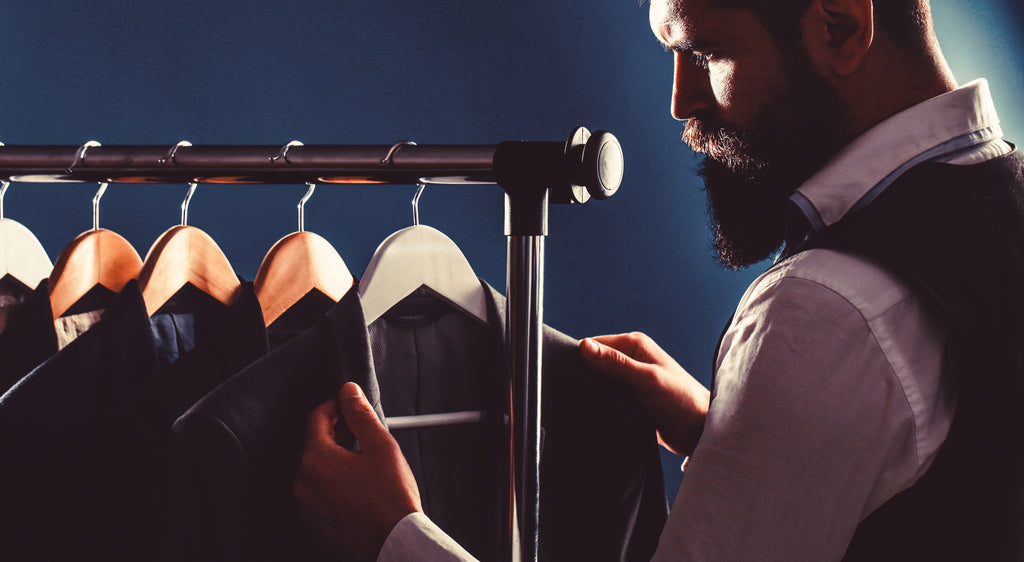 Haczyki i wieszaki na ubrania – jak je zamontować, jak wysoko powiesić i jakie są rodzaje?